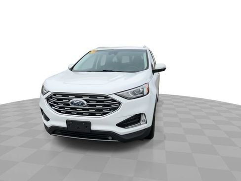 Used 2019 Ford Edge SEL w/ Cold Weather Package image 3