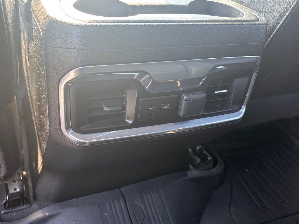 Used 2022 GMC Sierra 2500 SLT w/ SLT Preferred Package AWD/4WD image 22