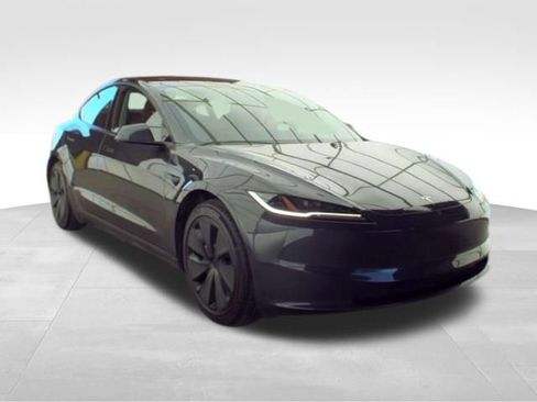 Used 2025 Tesla Model 3 RWD image 3