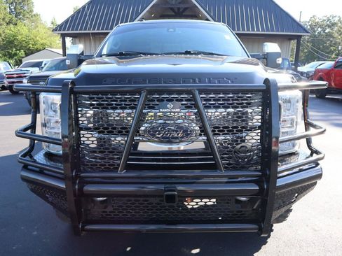 Used 2017 Ford F250 Lariat w/ Lariat Ultimate Package AWD/4WD image 2