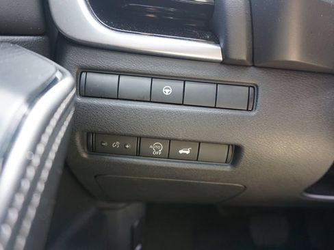 Used 2023 Nissan Rogue SL FWD image 5