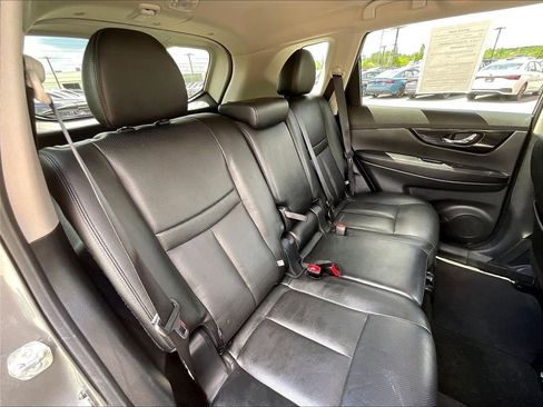 Used 2019 Nissan Rogue SL w/ Premium Package AWD/4WD image 15