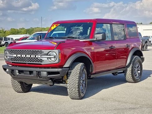 New 2025 Ford Bronco Badlands image 3