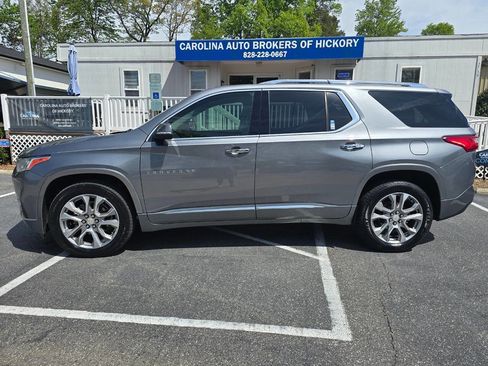 Used 2021 Chevrolet Traverse Premier image 3