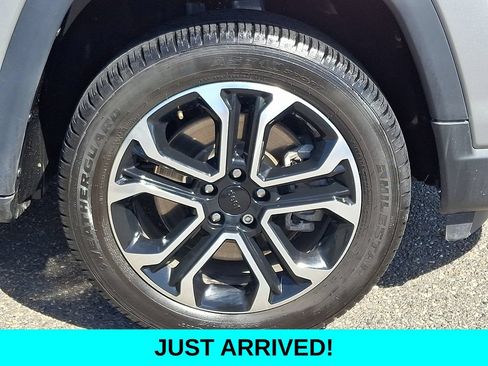 Used 2023 Jeep Compass Limited w/ Sun and Sound Group AWD/4WD image 8