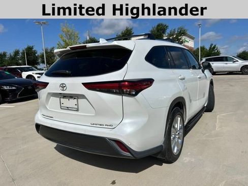 Used 2022 Toyota Highlander Limited AWD/4WD image 3