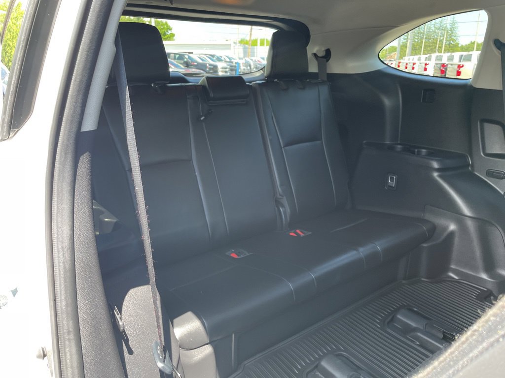 Used 2021 Toyota Highlander XLE AWD/4WD image 35