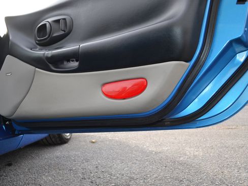 Used 2000 Chevrolet Corvette Convertible w/ Memory Pkg image 35