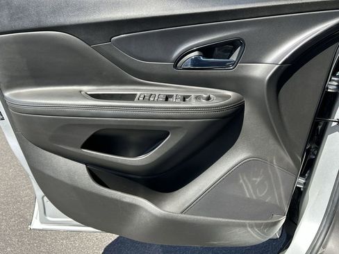 Used 2021 Buick Encore Preferred FWD image 22