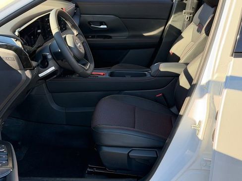 New 2026 Nissan Kicks SR w/ Cold Weather Package FWD image 21