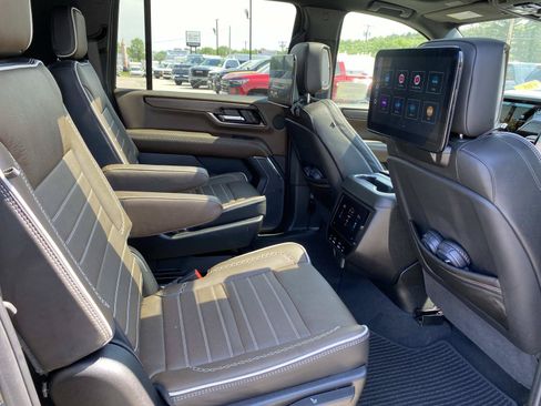 Used 2026 GMC Yukon XL Denali Ultimate AWD/4WD image 28