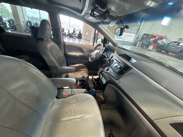 Used 2012 Toyota Sienna XLE AWD/4WD image 19
