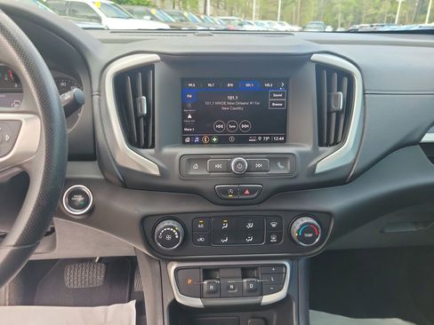 Used 2022 GMC Terrain SLE image 26