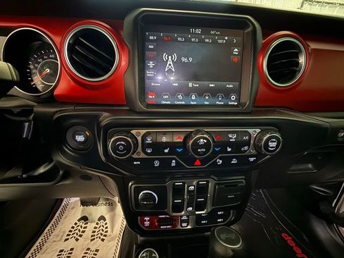 Used 2022 Jeep Wrangler Unlimited Rubicon w/ Xtreme Recon 35" Tire Package AWD/4WD image 29