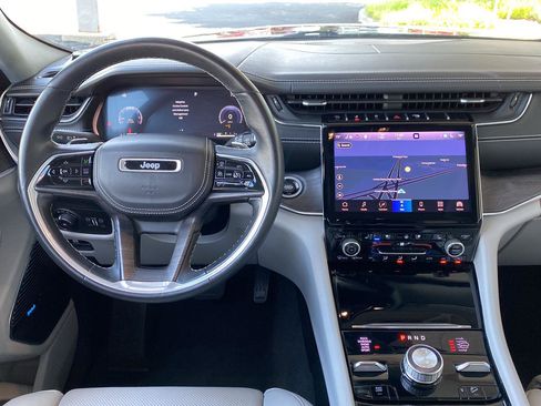 Used 2021 Jeep Grand Cherokee L Overland w/ Luxury Tech Group IV AWD/4WD image 19
