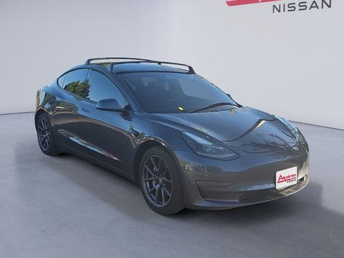 Used 2021 Tesla Model 3 Standard Range Plus image 7