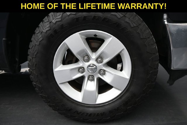 Used 2018 RAM 1500 Classic SLT AWD/4WD image 37