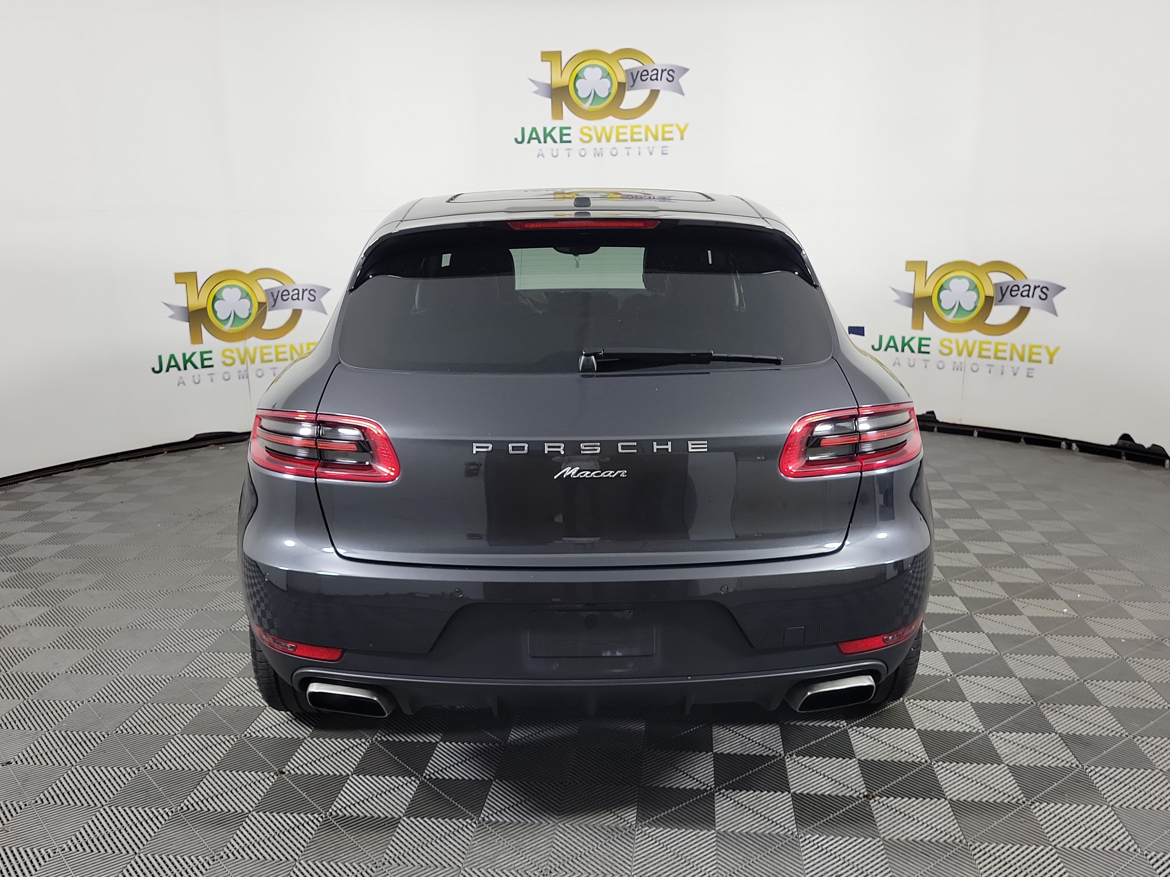Used 2018 Porsche Macan AWD/4WD image 3