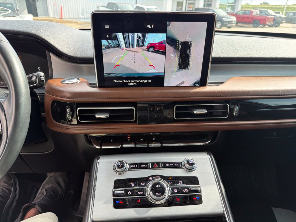 Used 2022 Lincoln Aviator Reserve w/ Class IV Trailer Tow Package RWD image 12