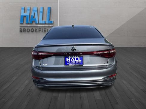 Used 2026 Volkswagen Jetta SE FWD image 5