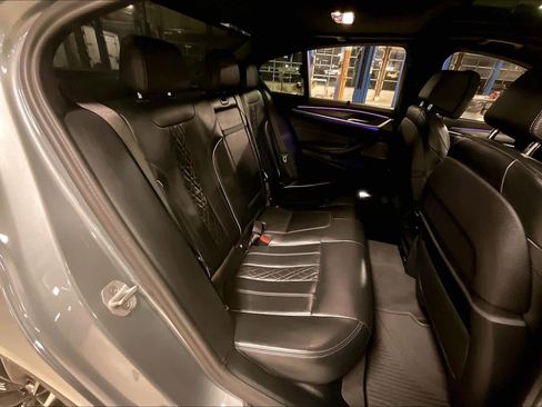 Used 2023 BMW M550i xDrive w/ Dynamic Handling Package image 18