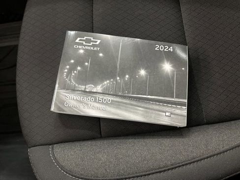 Used 2024 Chevrolet Silverado 1500 Custom image 31