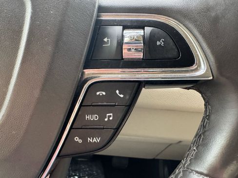 Used 2019 Lincoln Navigator Reserve image 22