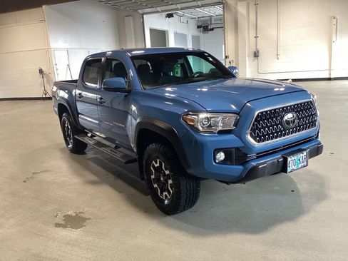 Used 2019 Toyota Tacoma TRD Off-Road image 8