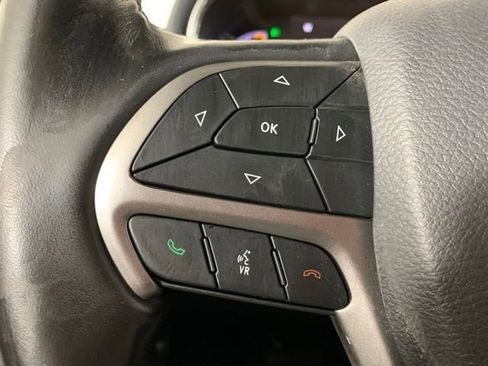 Used 2020 Jeep Grand Cherokee Altitude AWD/4WD image 18