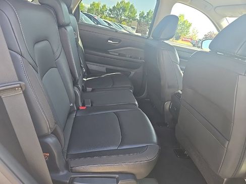 Used 2024 Nissan Pathfinder SL w/ Cargo Package AWD/4WD image 29