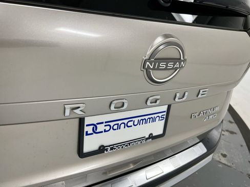 Used 2023 Nissan Rogue Platinum w/ Platinum Premium Package AWD/4WD image 27