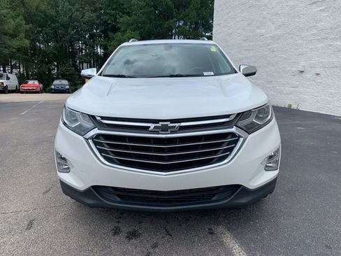 Used 2018 Chevrolet Equinox Premier image 2