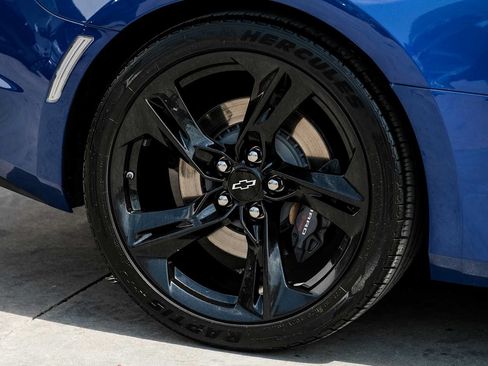 Used 2021 Chevrolet Camaro SS RWD image 48