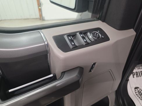 Used 2017 Ford F150 XLT w/ Equipment Group 302A Luxury AWD/4WD image 18