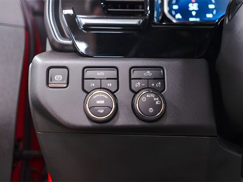 Used 2025 Chevrolet Silverado 1500 LT image 19