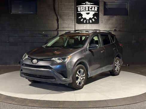 Used 2017 Toyota RAV4 LE AWD/4WD image 1