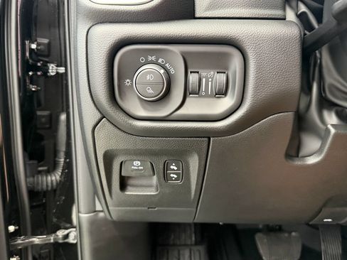 New 2026 RAM 1500 4x4 Crew Cab image 24
