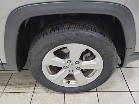 Used 2020 Jeep Compass Latitude w/ Cold Weather Group image 52