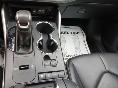 Used 2022 Toyota Highlander XLE image 23