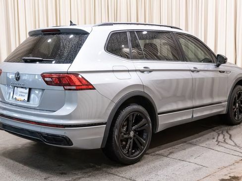 Used 2023 Volkswagen Tiguan SE R-Line FWD image 6