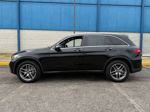 Used 2019 Mercedes-Benz GLC 300 4MATIC w/ AMG Line image 8