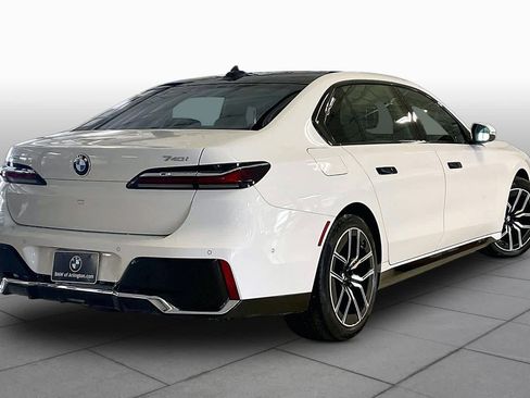 Used 2025 BMW 740i xDrive AWD/4WD image 12