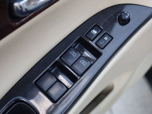 Used 2017 INFINITI QX50 Journey w/ Premium Package image 34