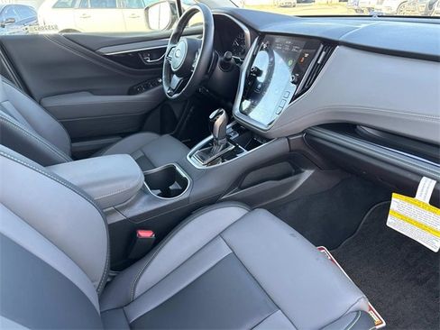 Used 2025 Subaru Outback Onyx Edition image 18