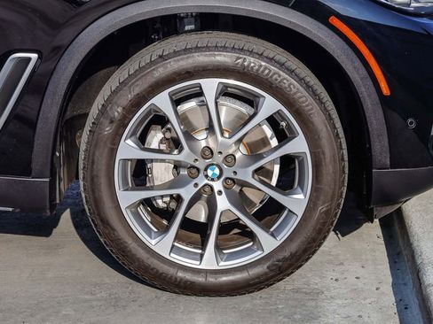 Used 2021 BMW X5 xDrive40i w/ Premium Package image 11