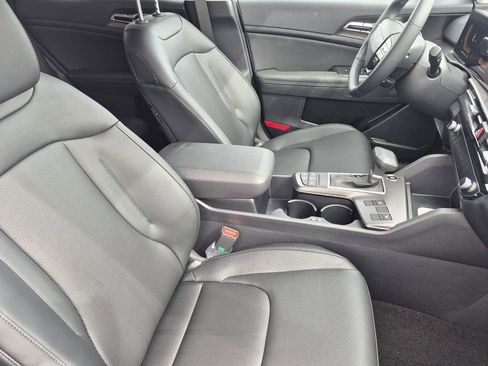 New 2026 Kia Sportage EX image 13