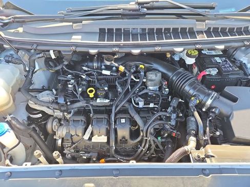 Used 2020 Ford Edge SE image 31