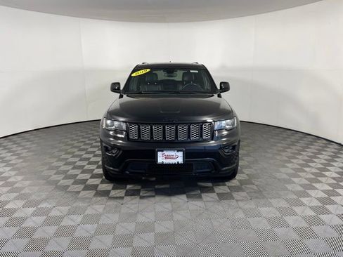 Used 2019 Jeep Grand Cherokee Altitude AWD/4WD image 2