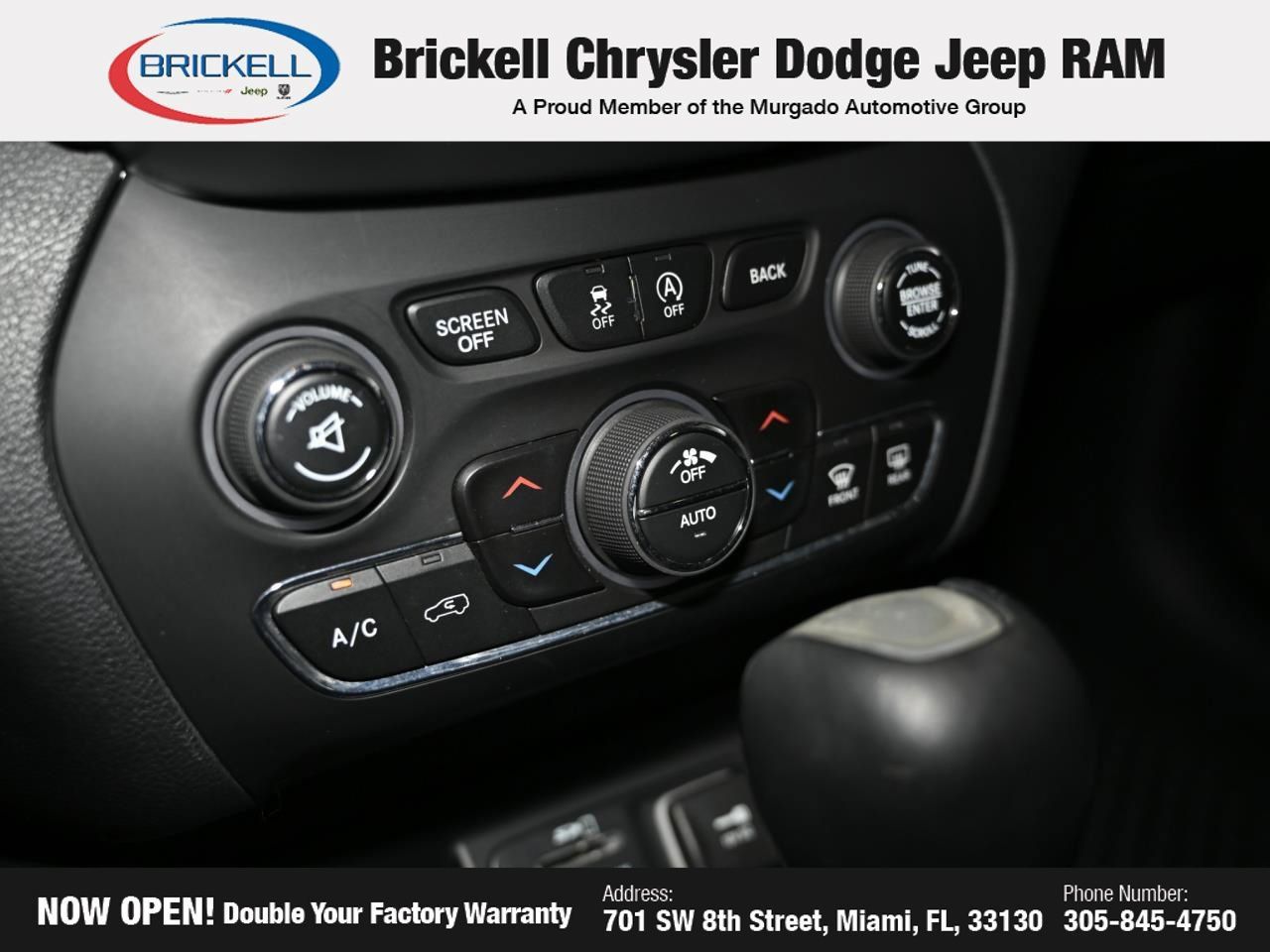 Used 2015 Jeep Cherokee Trailhawk w/ Comfort/Convenience Group AWD/4WD image 38