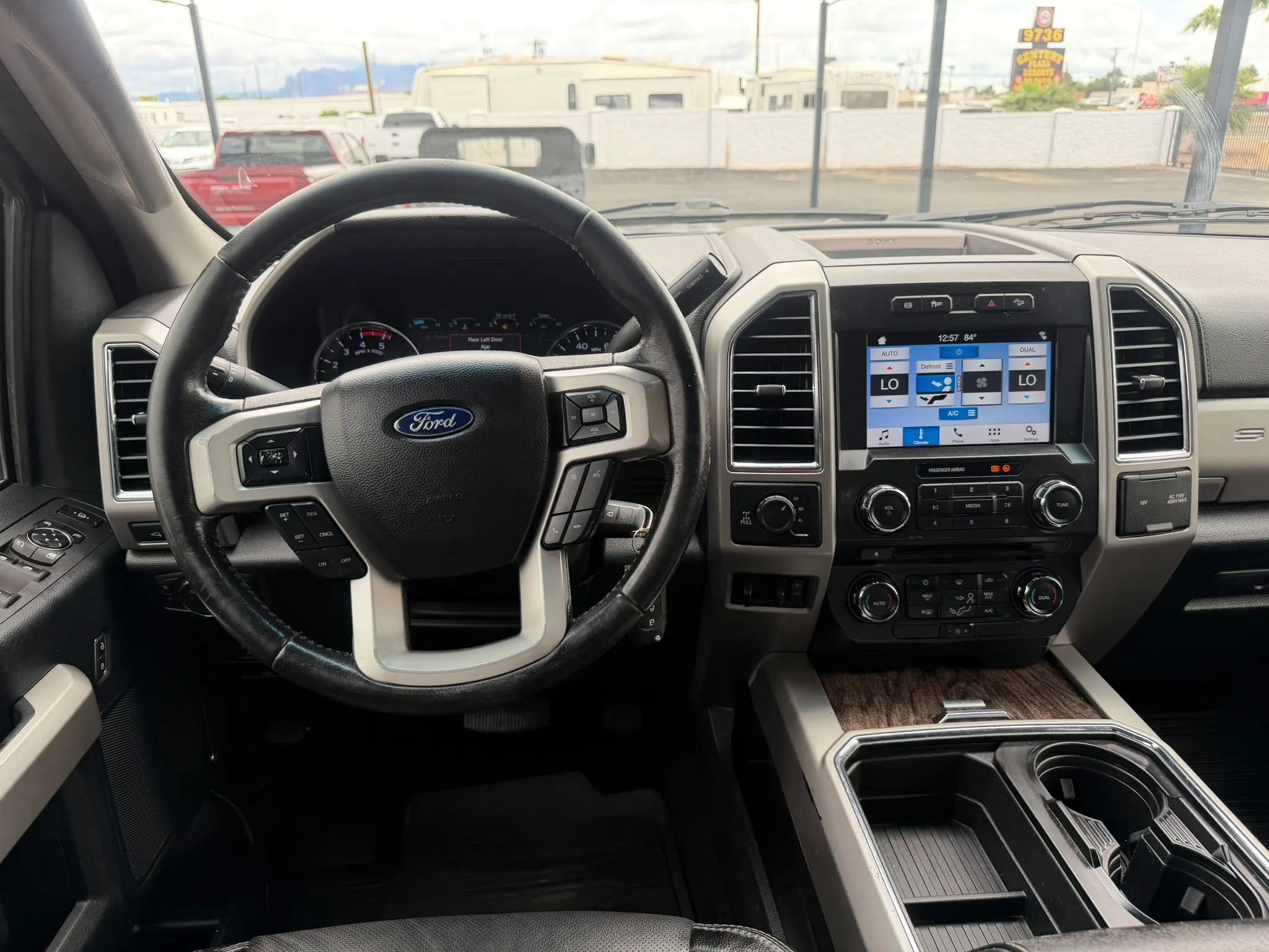 Used 2018 Ford F350 Lariat AWD/4WD image 26